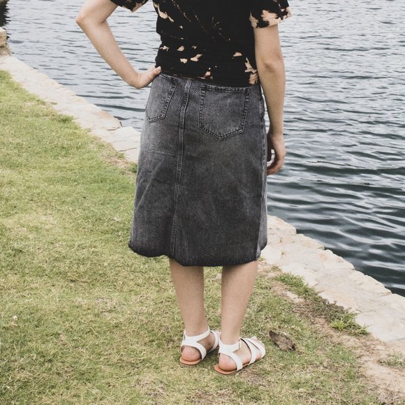 Gray Button Down Denim Skirt - Picture 3 of 4